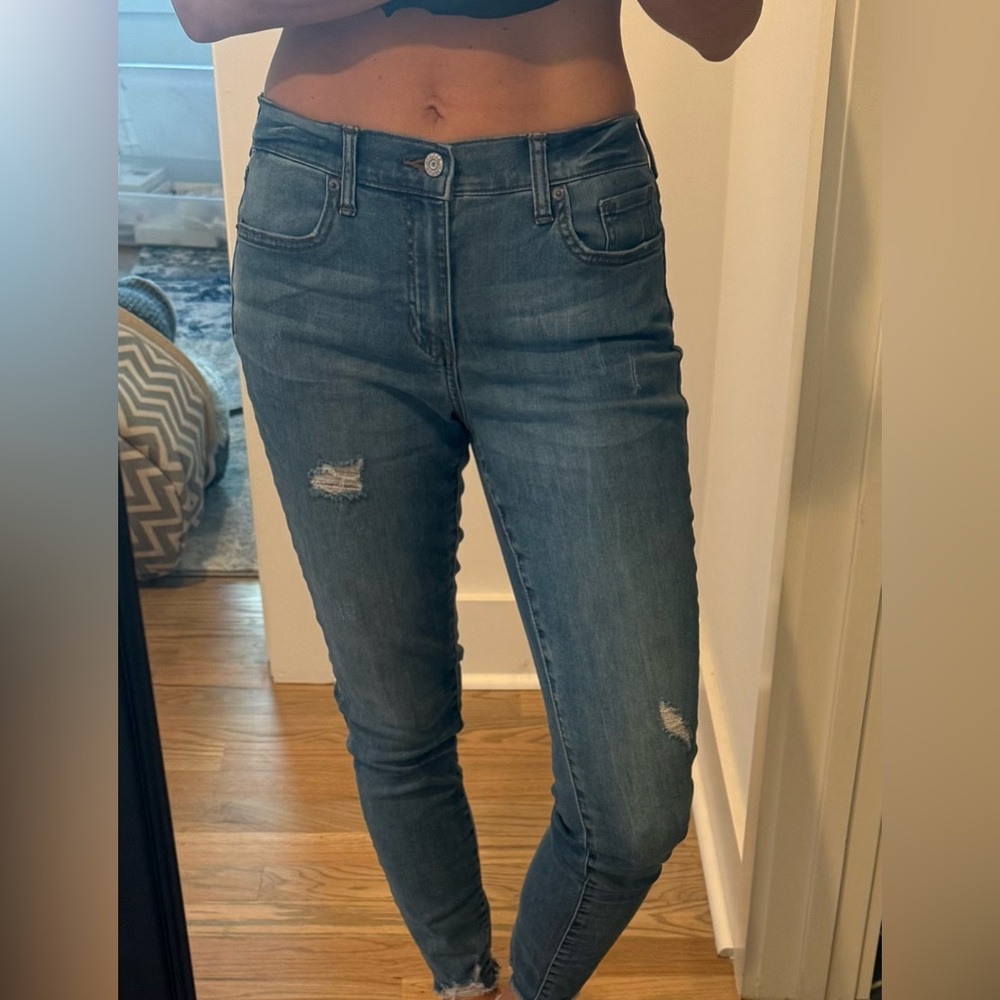 🔴5 for $25- Banana Republic Women's Distressed Blue Skinny Jeans